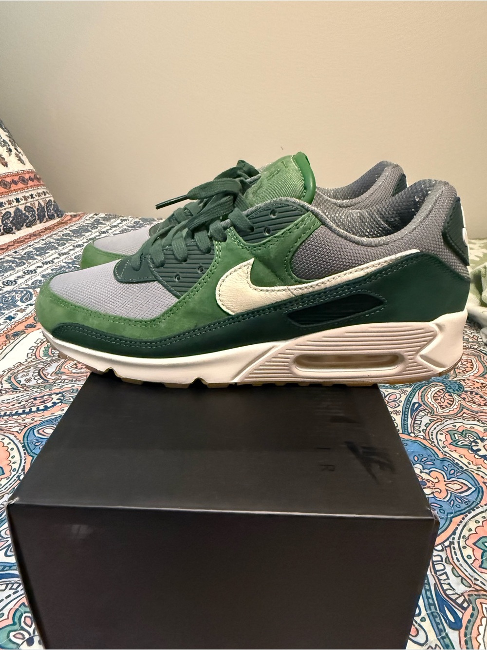 Nike Air Max 90 Green & Gray Casual Sneakers